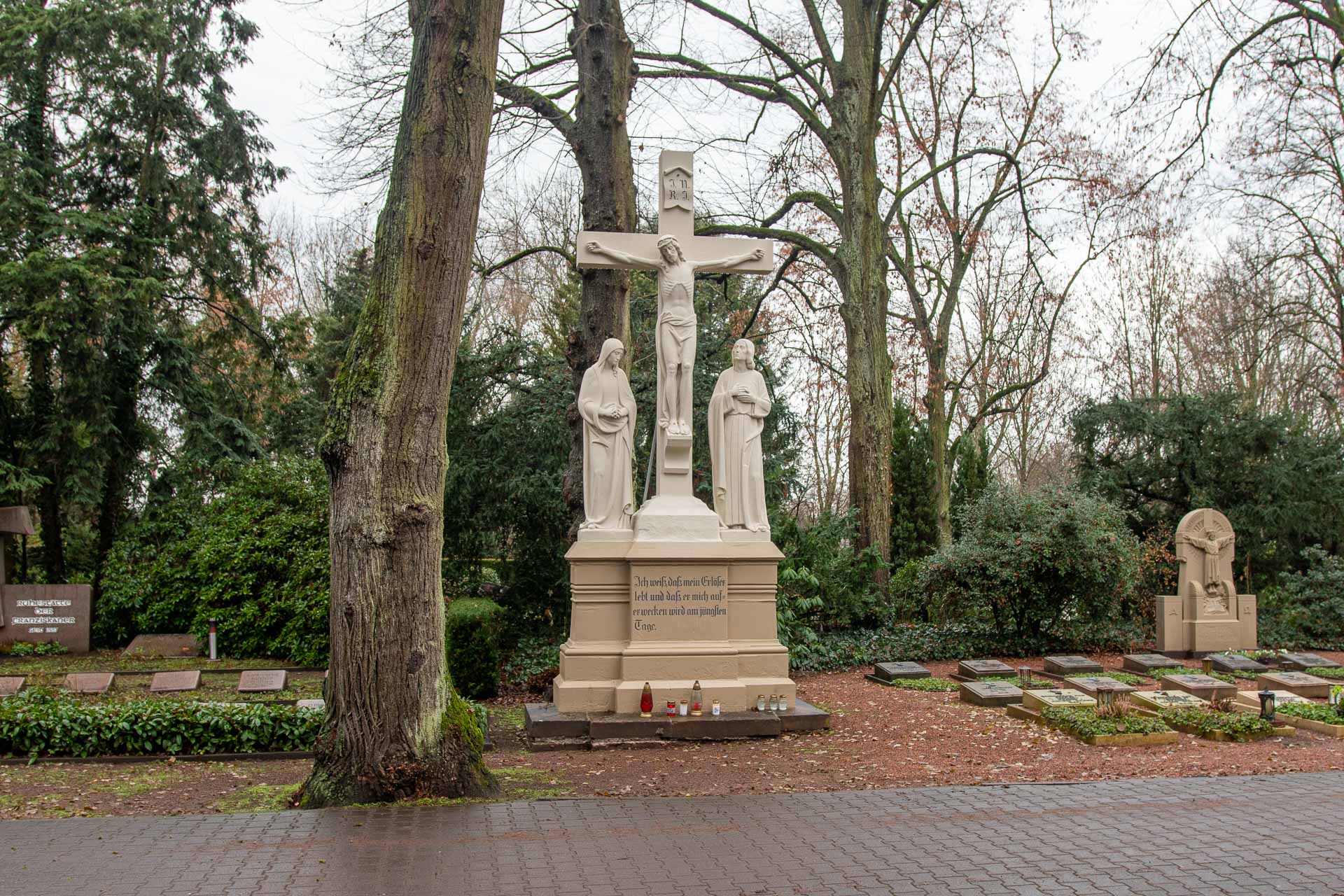 Zentrale Kreuzigungsgruppe Friedhof Wiedenbrück