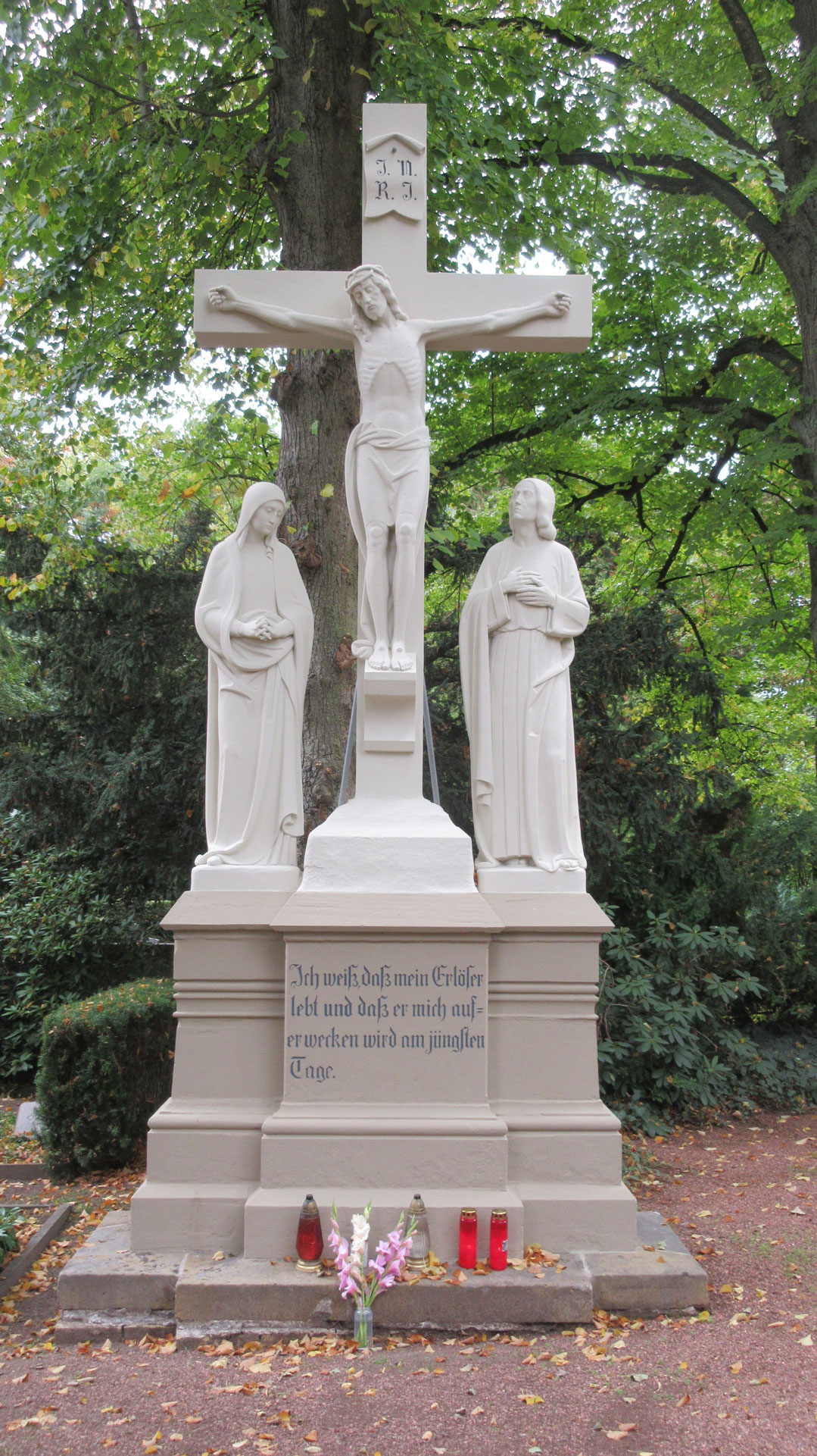 Zentrale Kreuzigungsgruppe Friedhof Wiedenbrück