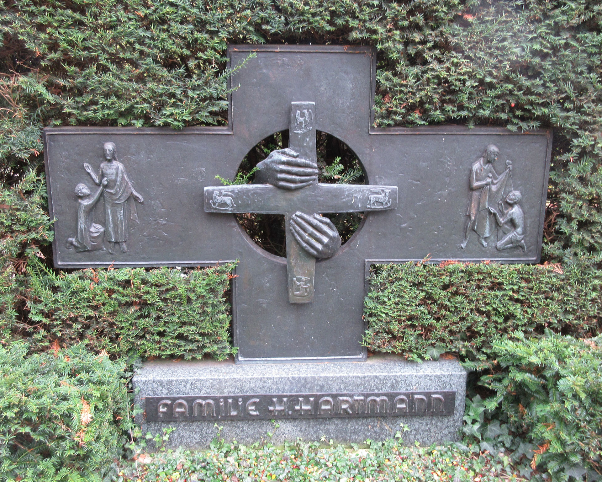 Grabmal Bildhauer Hubert Hartmann