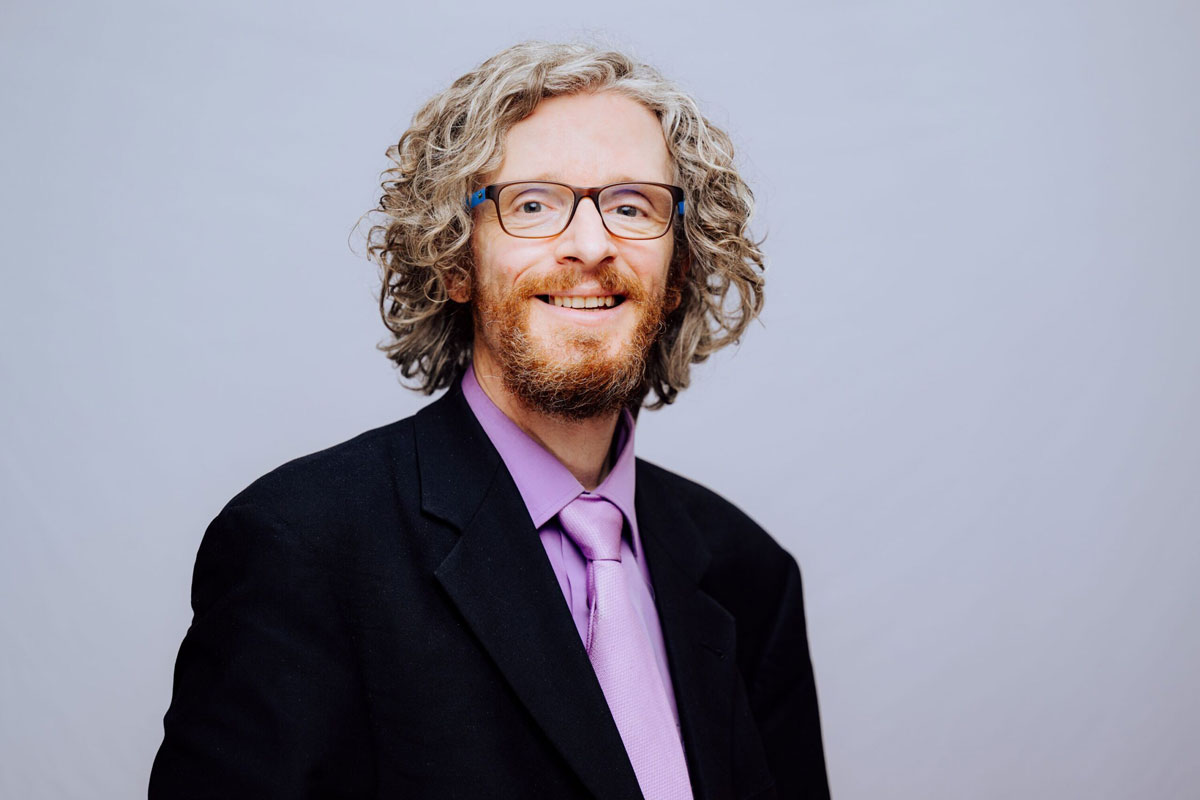 Portraitfoto von Dr. Holger Kempkens. Bildnachweis: Der Dom, Patrick Kleibold